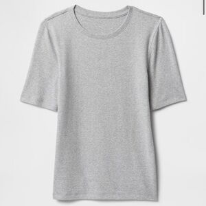GAP modern t-shirt